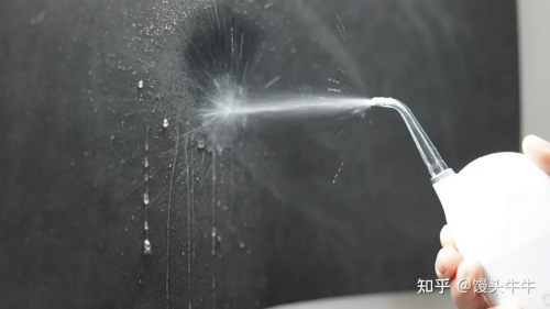 人的手
低可信度描述已自动生成