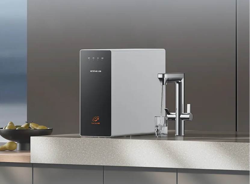 ��ɫ�ı���

�������Զ�����